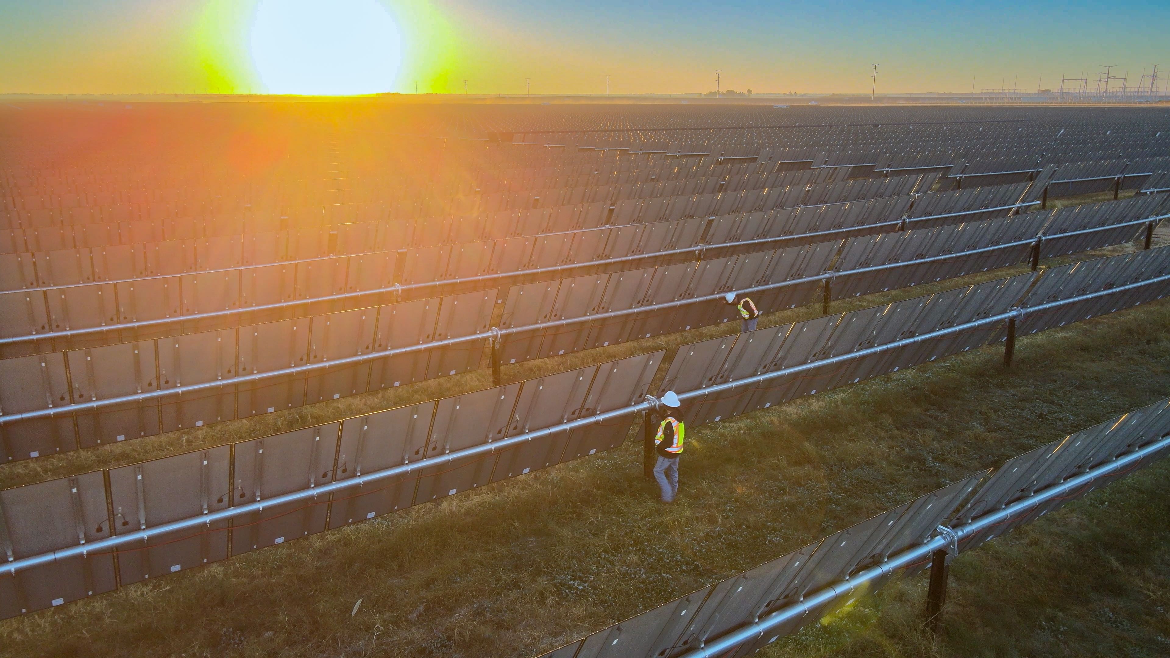Aerial image of Swift Current's Double Black Diamond solar farm project